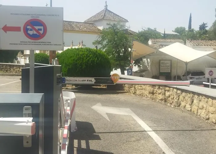 Апартаменти Puerta Sevilla Parking Gratis *